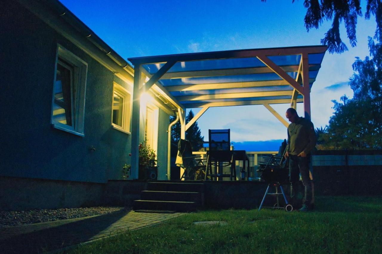 Ferienhaus Waldgefluester 70 Qm I Ueberdachte Terrasse I 2 Schlafzimmer I Strandnah Joachimsthal Esterno foto